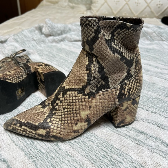 Aldo booties - Picture 1 of 4